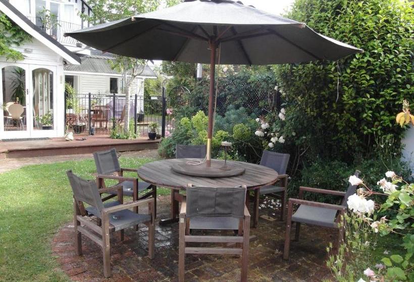 Пансион English Tudor House