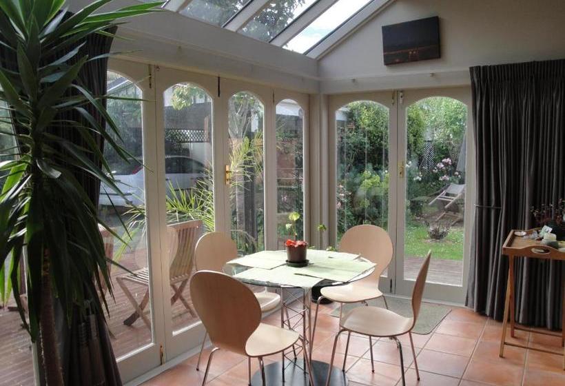 Пансион English Tudor House