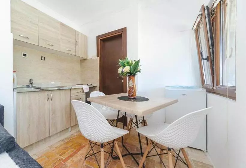 پانسیون Guest House Zuber