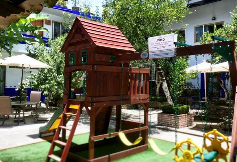 بنسيون Hostal Plaza Central