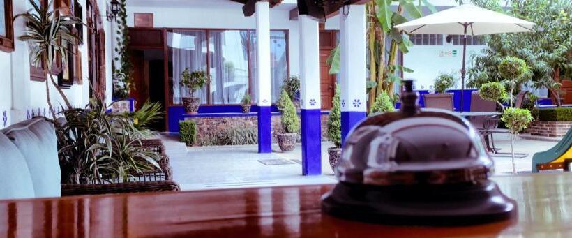 بنسيون Hostal Plaza Central