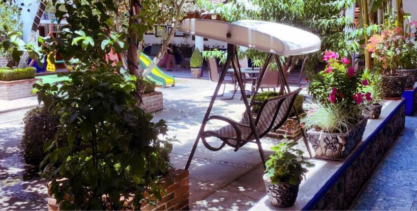 بنسيون Hostal Plaza Central