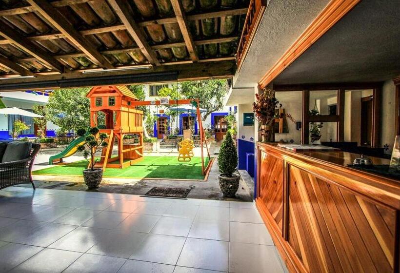 بنسيون Hostal Plaza Central