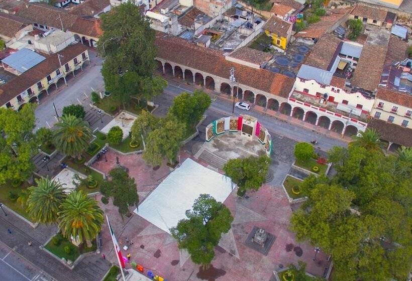 بنسيون Hostal Plaza Central