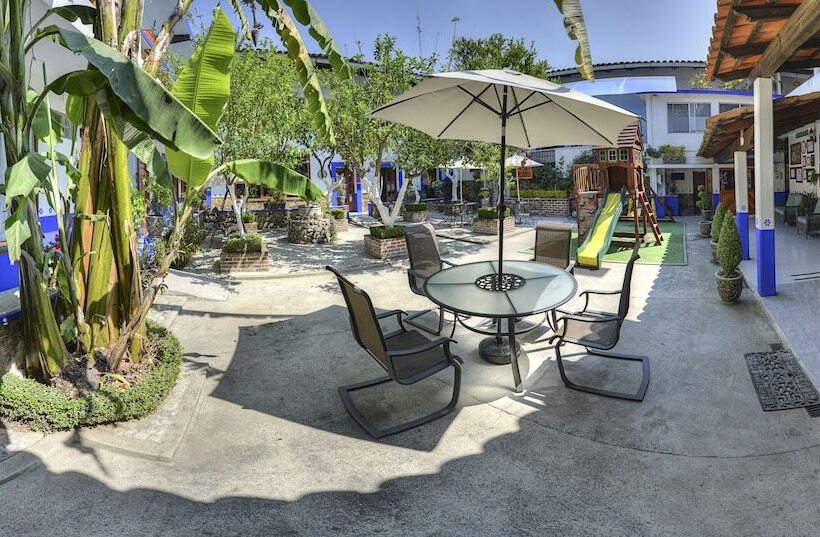 بنسيون Hostal Plaza Central