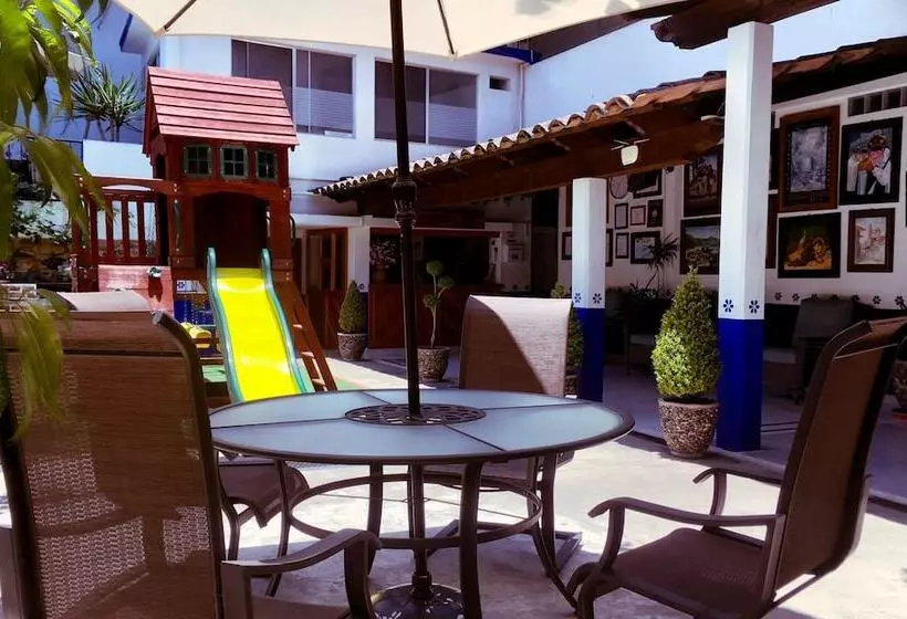 ペンション Hostal Plaza Central