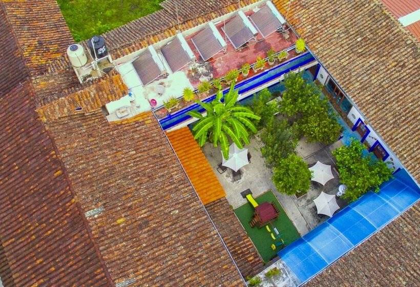 بنسيون Hostal Plaza Central