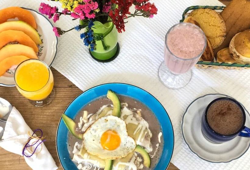 بنسيون Hostal Plaza Central