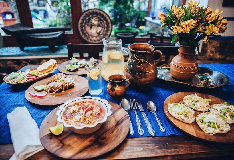 بنسيون Hostal Plaza Central