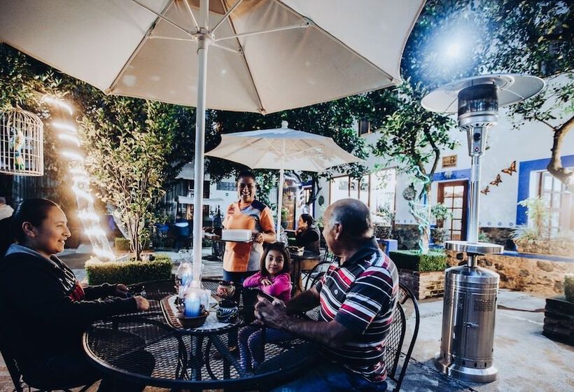 بنسيون Hostal Plaza Central