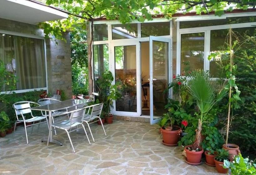 펜션 House Of Flowers