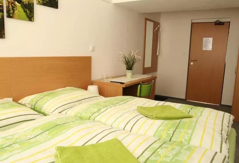 Majatalo Penzion Bobule