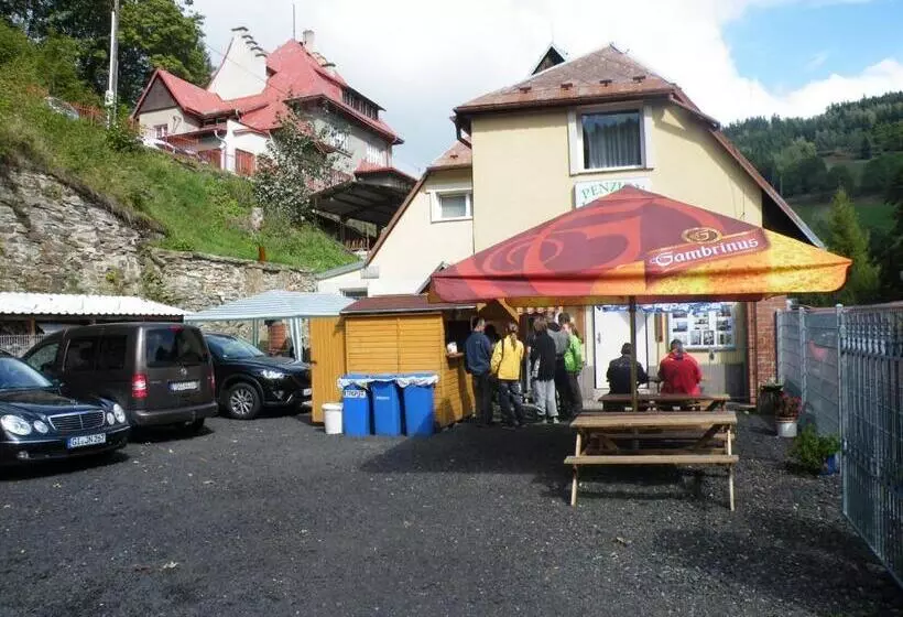 ペンション Penzion U štoly Jáchymov