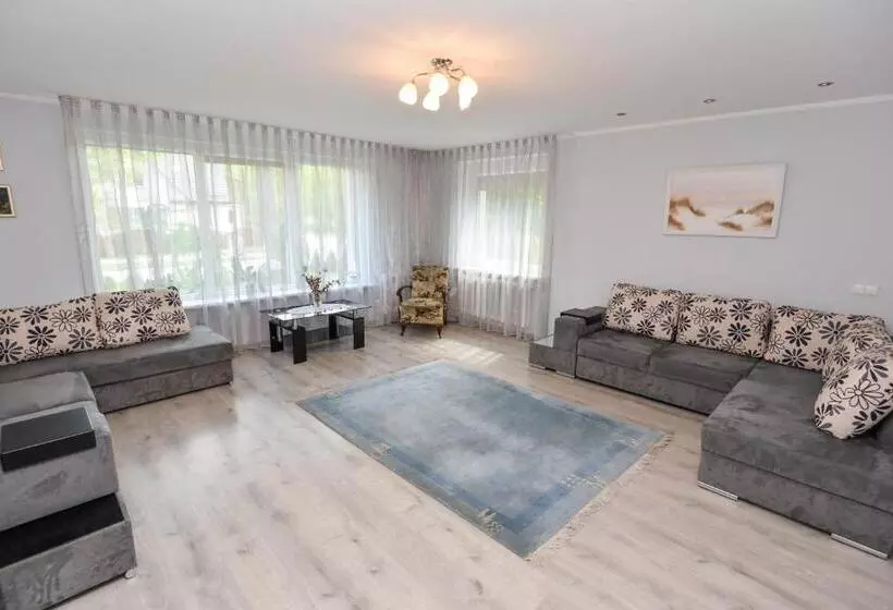 پانسیون Poilsis Prie Dineikos Parko