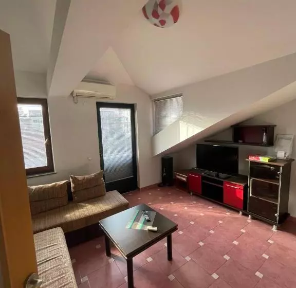 پانسیون Villa Emilija