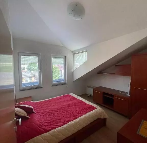 پانسیون Villa Emilija