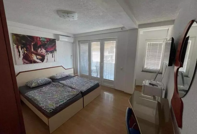 پانسیون Villa Emilija