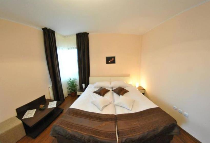 Pensiunea Queen Mary