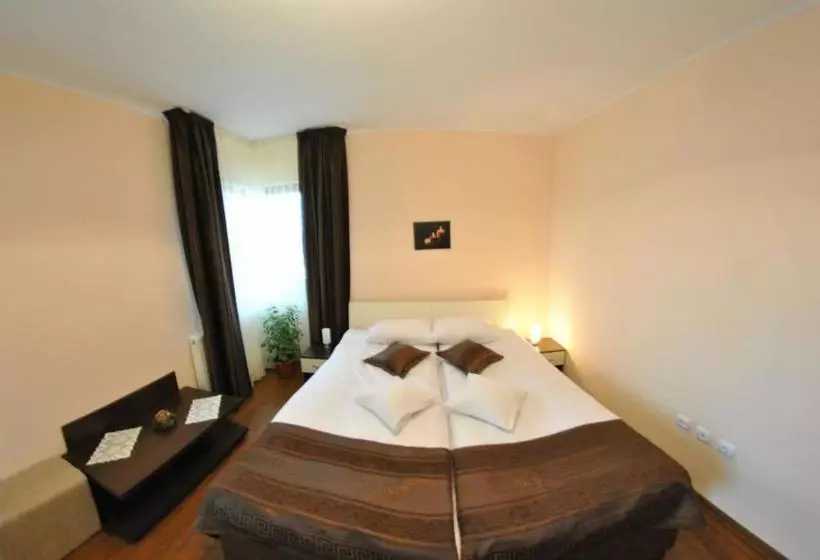 Pensiunea Queen Mary