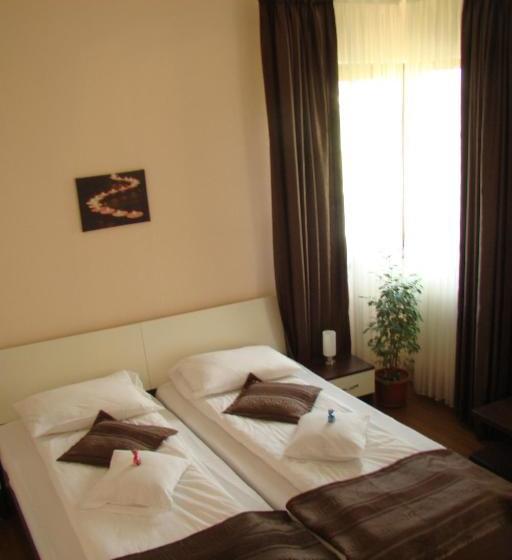 Pensiunea Queen Mary