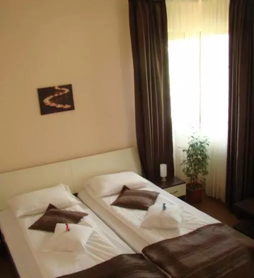 Pensiunea Queen Mary