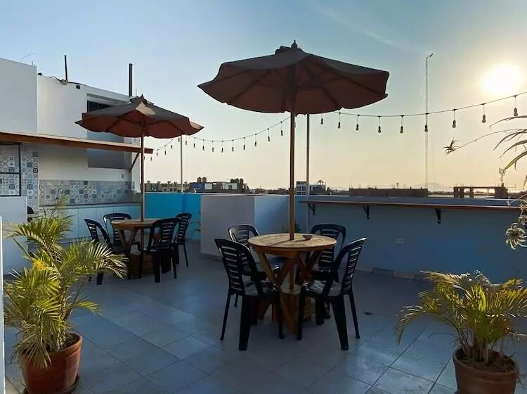 هاستل Tupac Lima Airport