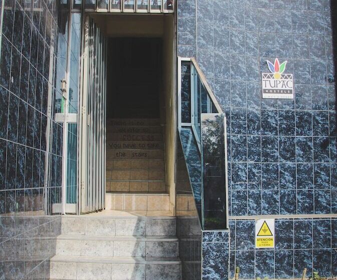 호스텔 Tupac Lima Airport