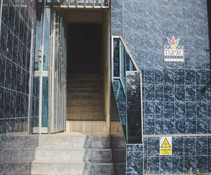 هاستل Tupac Lima Airport