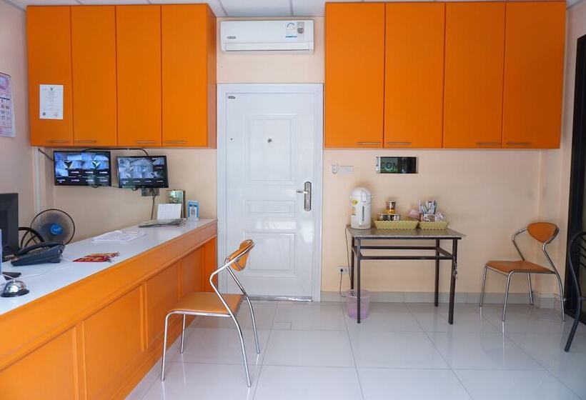 Jirasin Hotel & Apartment