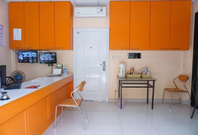 Jirasin Hotel & Apartment