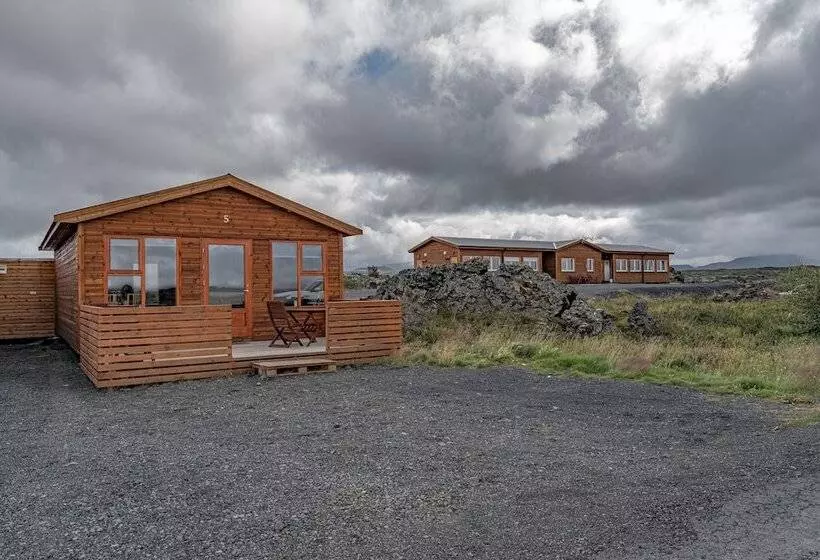 پانسیون Dimmuborgir Guesthouse