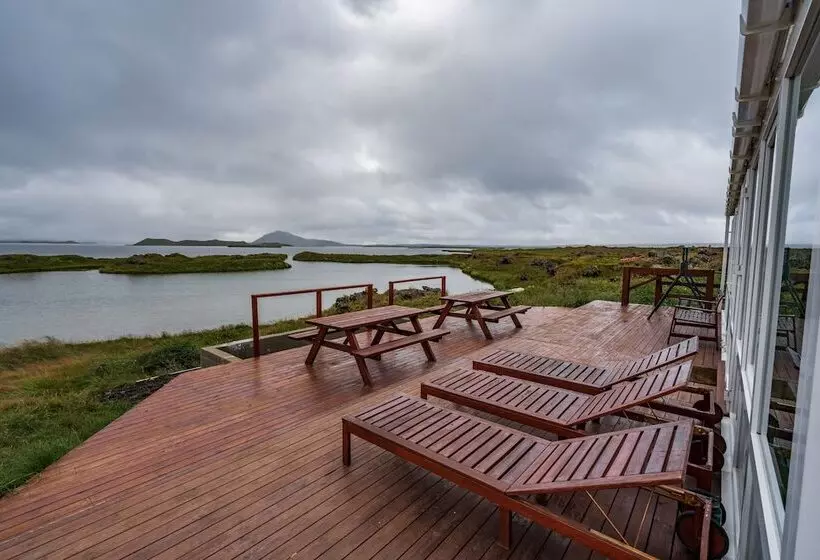 پانسیون Dimmuborgir Guesthouse