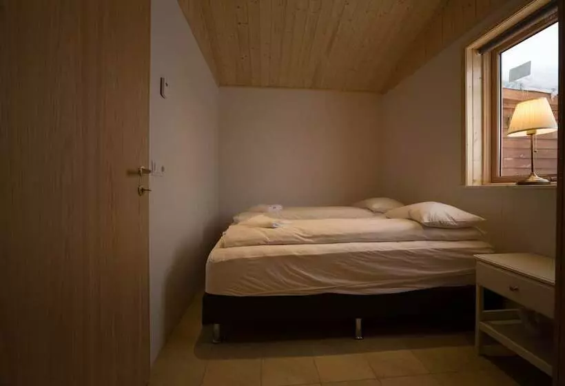 پانسیون Dimmuborgir Guesthouse
