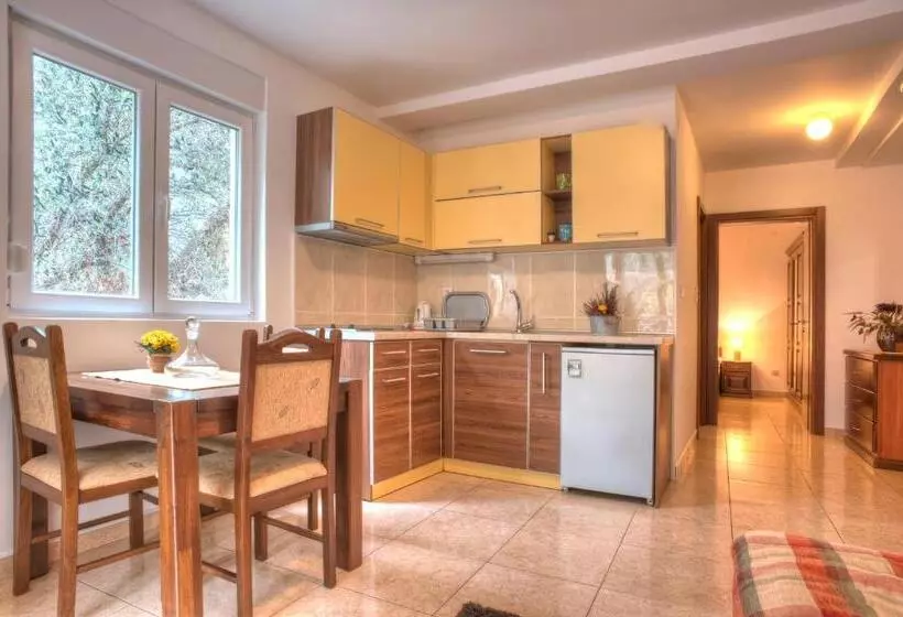 پانسیون Guest House Maslina