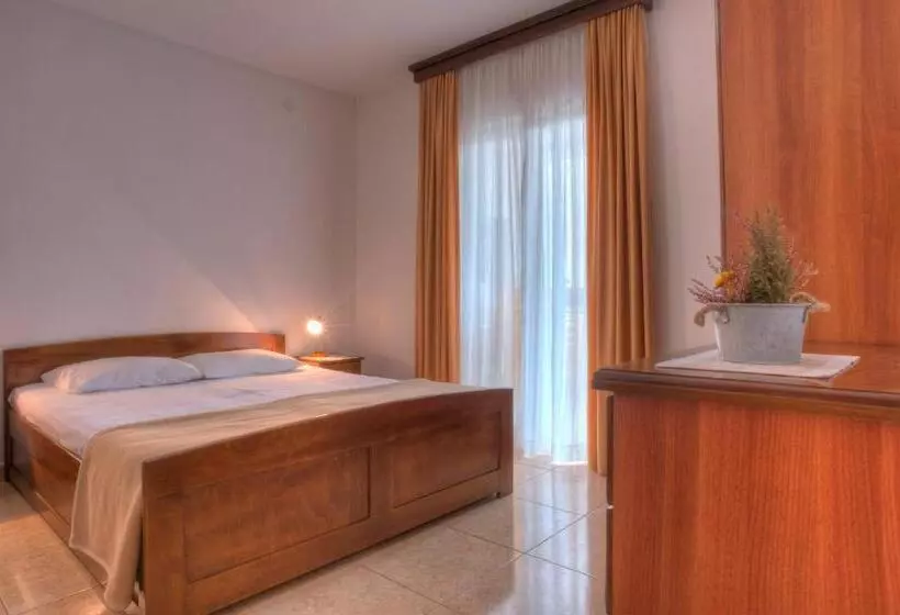 پانسیون Guest House Maslina