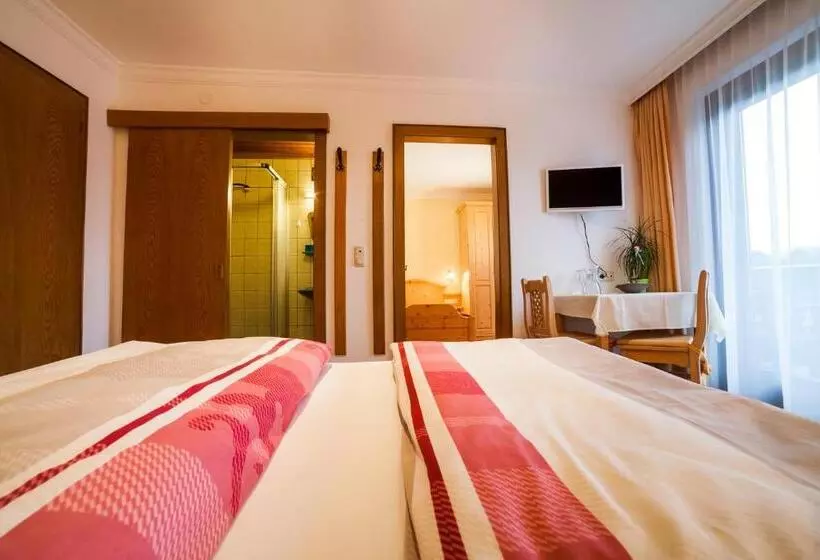 ペンション Haus Hartl