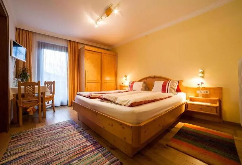 ペンション Haus Hartl