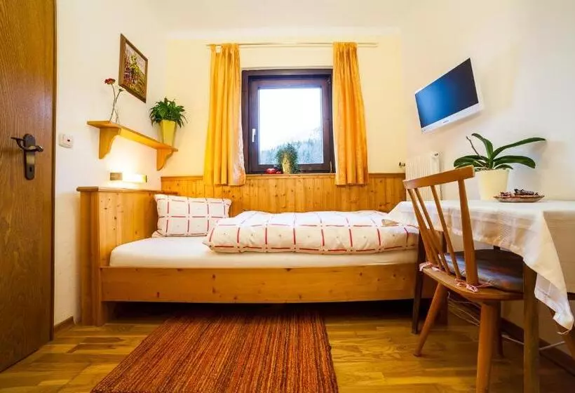 ペンション Haus Hartl