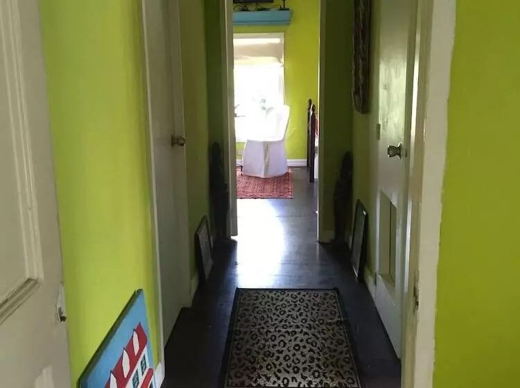 ペンション Madie S Place