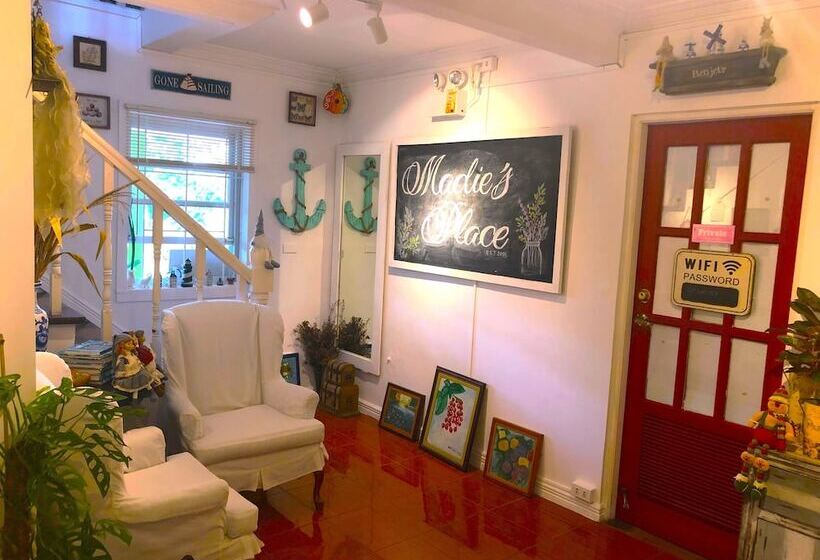 ペンション Madie S Place