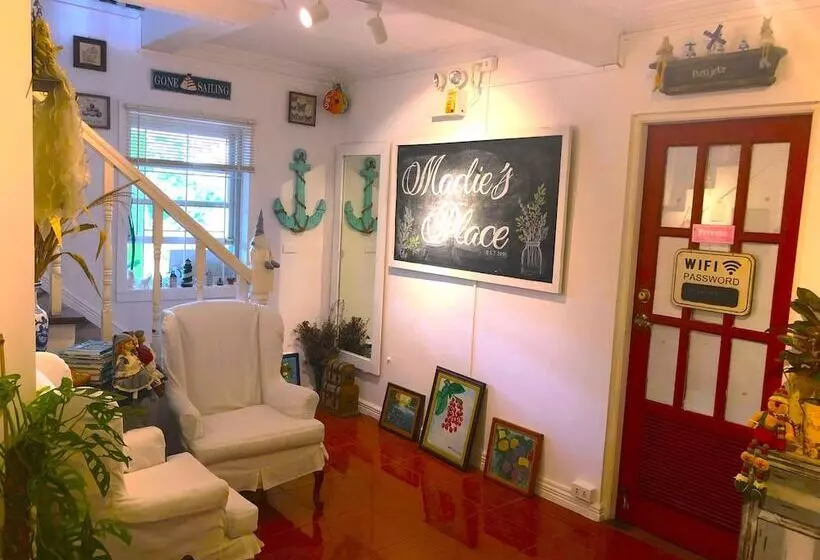ペンション Madie S Place