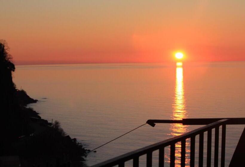 پانسیون Sanni Guest House