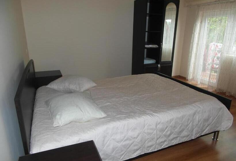 پانسیون Sanni Guest House