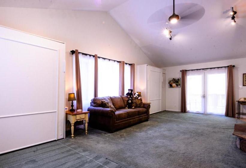 Alpen Way Chalet Mountain Lodge