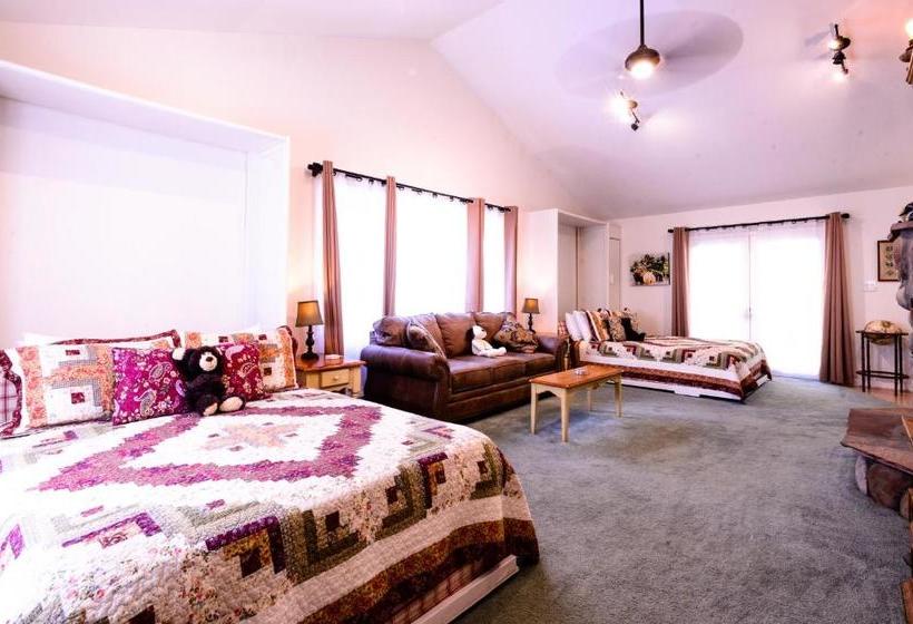 Alpen Way Chalet Mountain Lodge