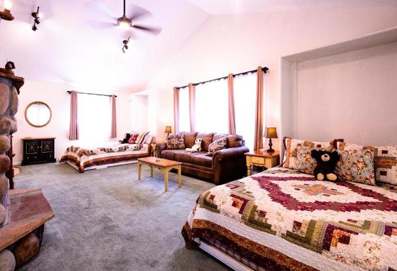 Alpen Way Chalet Mountain Lodge