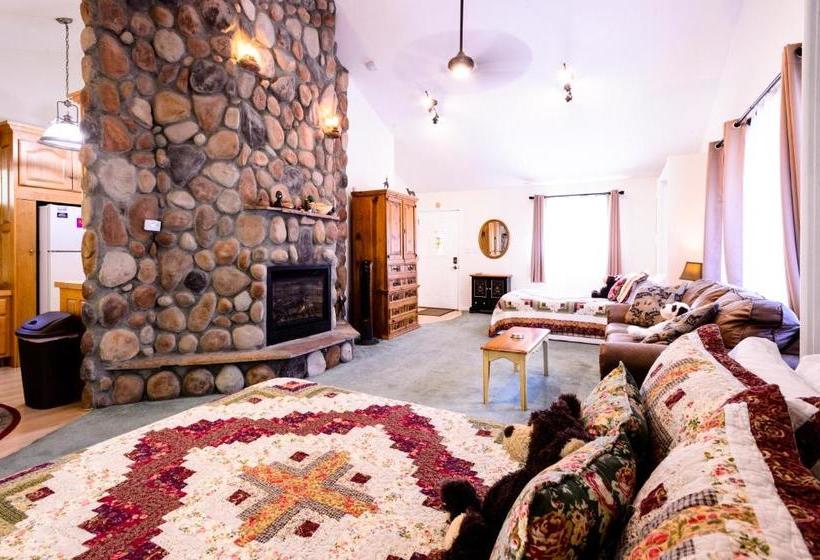 Alpen Way Chalet Mountain Lodge