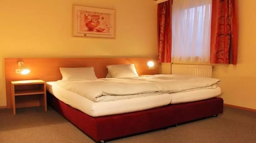 Retkeilymaja Denk Bed & Breakfast