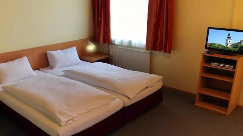 Retkeilymaja Denk Bed & Breakfast