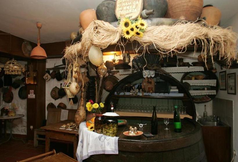 هتل Farm Stay Frank Ozmec Wine And Glamping Estate